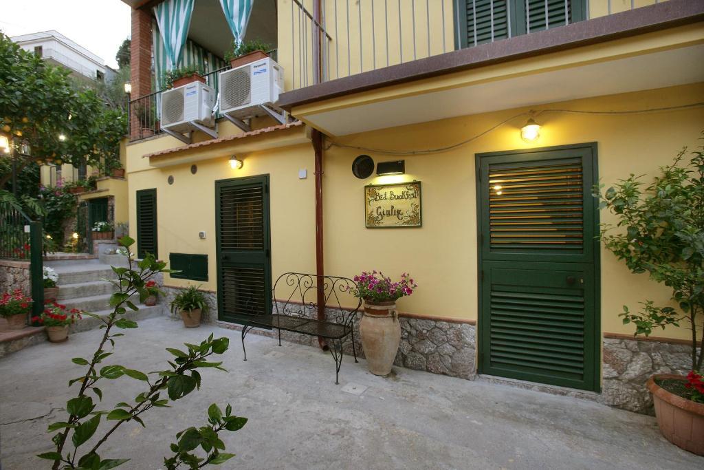 Giulia Bed & Breakfast 3*